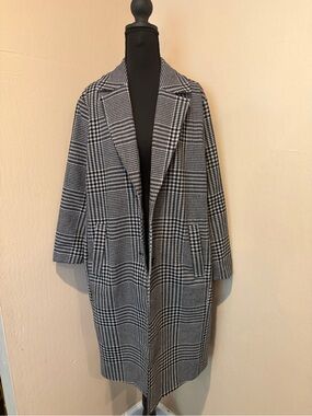 Gap Black and Grey Gingham Top Coat, Women’s size L, Winter Cozy Trench